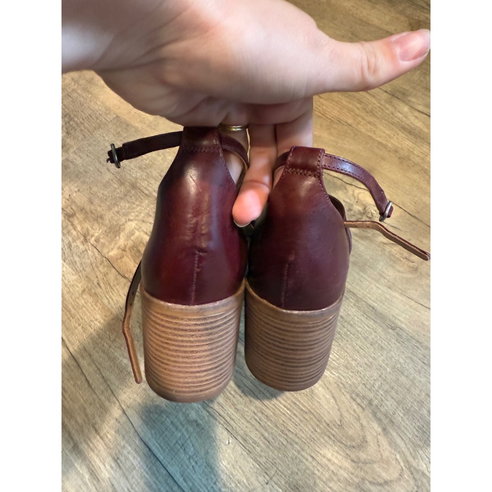 Lucky Brand Veesha Burgundy Leather Beaded Block Heel Sandals Womens 9.5 M - Picture 2 of 7